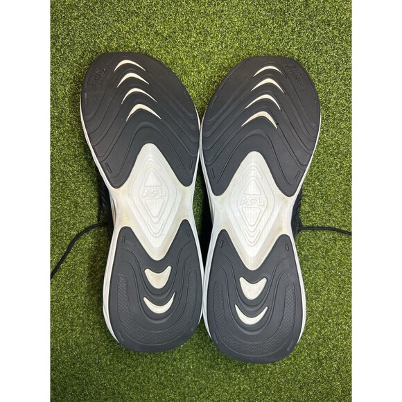 Athletic_Shoes